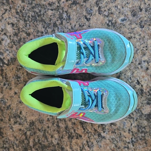 Asics Shoes - Size 11 - Picture 2 of 6